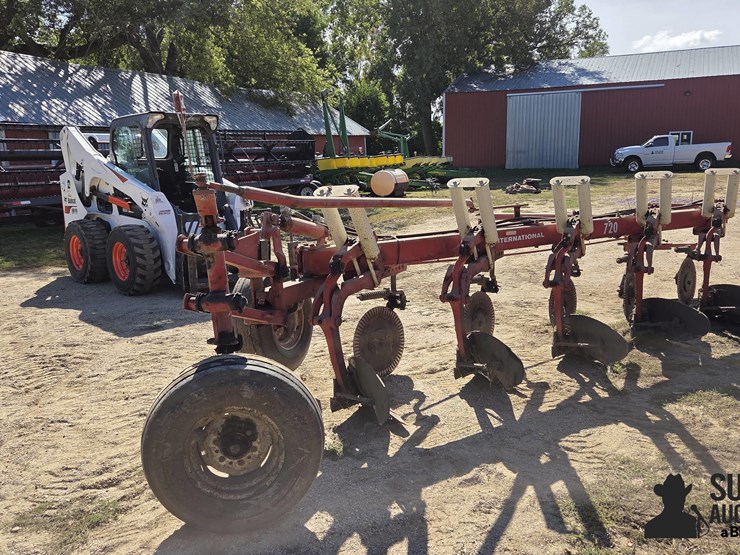 international-720-image-5