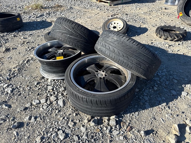 #25212-•-266/35zr22-tire-inv#-25212-image-1