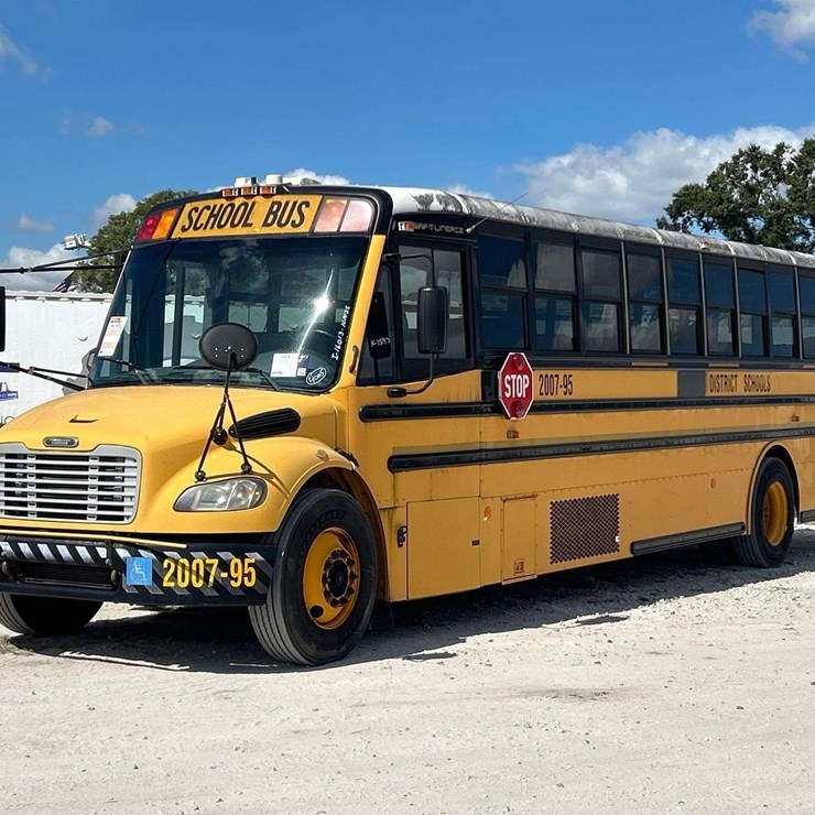 2008 FREIGHTLINER B2