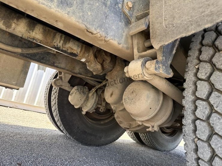 international-9400-image-15