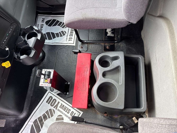 2020-international-mv607-16ft-morgan-dump-truck-image-42