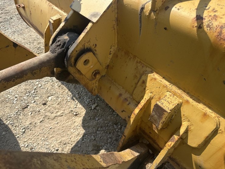 caterpillar-936-image-19