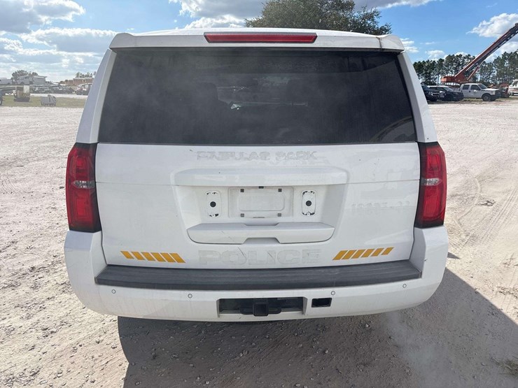 2016-chevrolet-tahoe-image-25