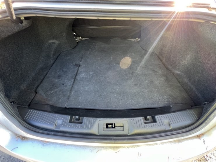 2017-ford-taurus-sedan-image-19