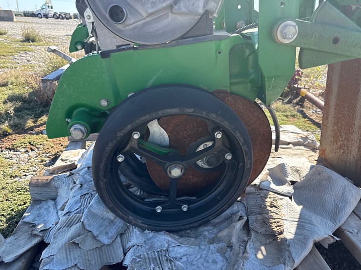 #26205-•-john-deere-late-style-planter-parts-inv#-26205-image-12