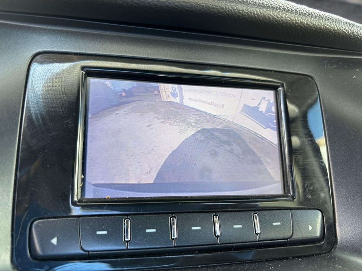 2016-chevrolet-tahoe-image-29