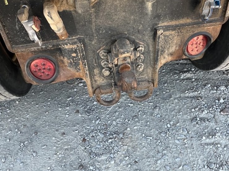 2022-kenworth-w990-image-5