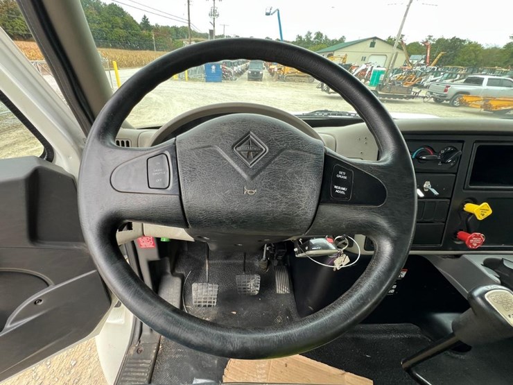 2017-international-durastar-4300-image-33