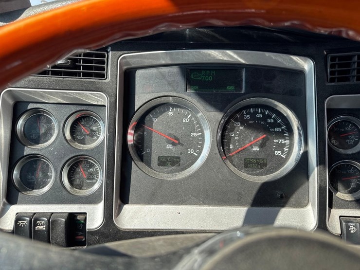 2012-kenworth-t660-image-34