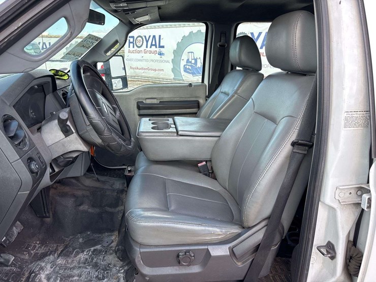 2012-ford-f550-image-23