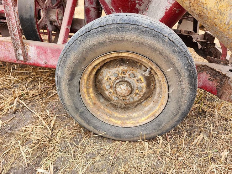 new-holland-350-image-14