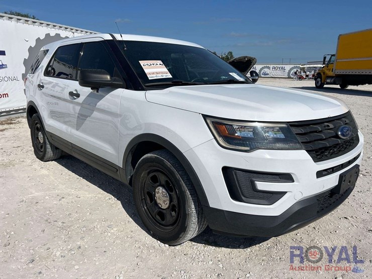 2018-ford-explorer-image-2