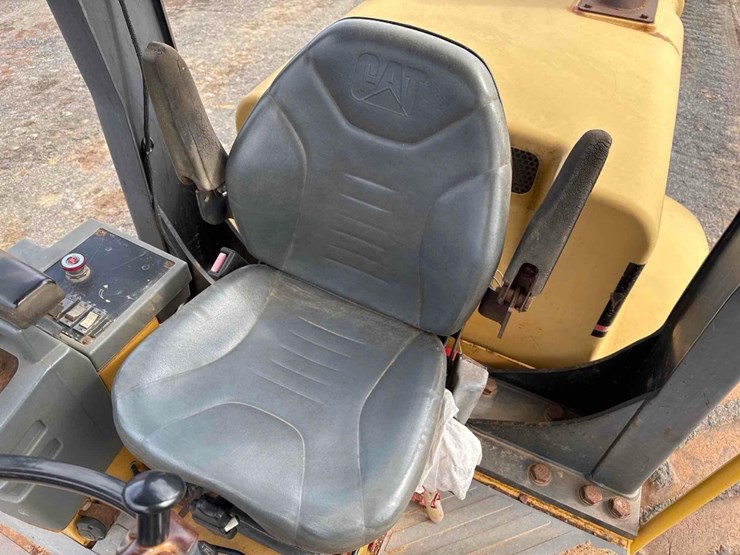 2001-caterpillar-cp-563d-image-19