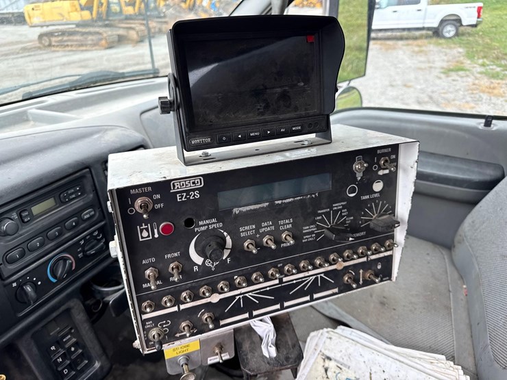 2004-ford-f750-image-15