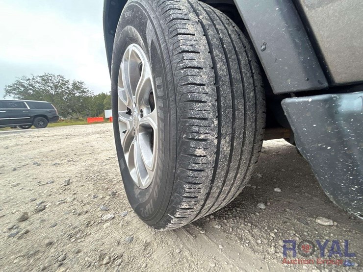 2016-jeep-grand-cherokee-image-26