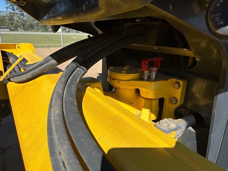 2017-bomag-bw211-image-13