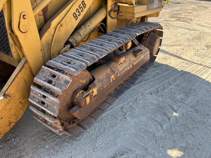 caterpillar-935b-image-13