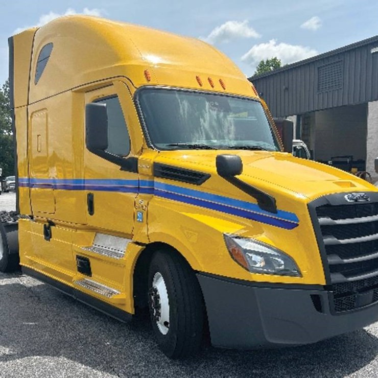 2022 FREIGHTLINER CASCADIA 126