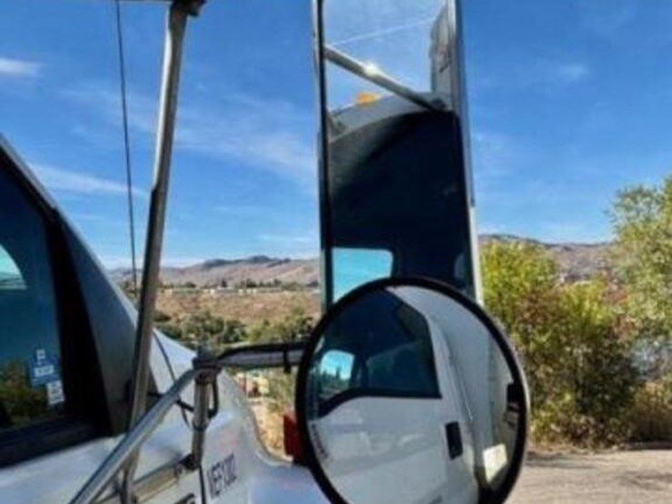 2013-ford-f750-xl-image-24