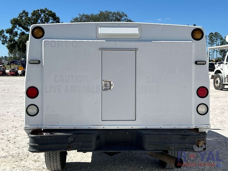 2013-chevrolet-silverado-3500-image-36