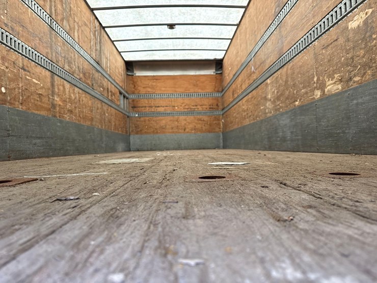 2016-hino-258-image-6