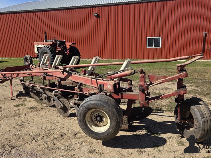 international-720-image-7