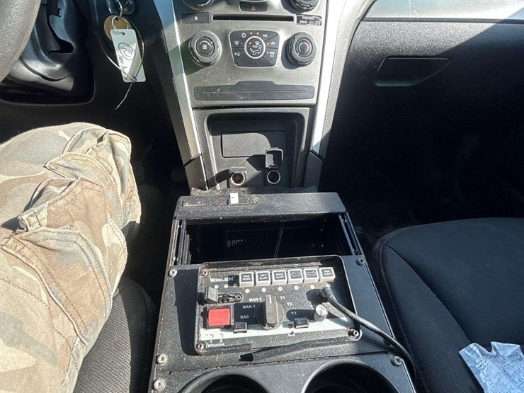 2015-ford-explorer-image-19