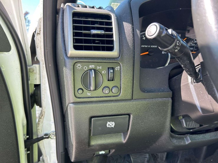 2012-chevrolet-colorado-image-15