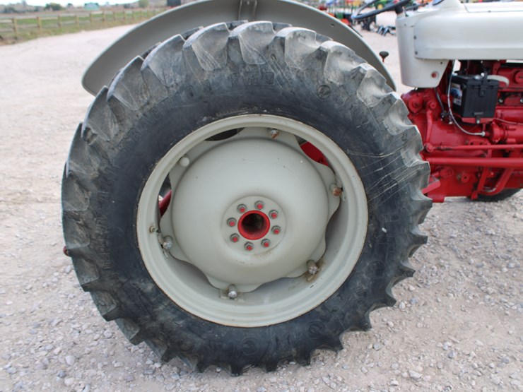 1957-ford-850-image-21