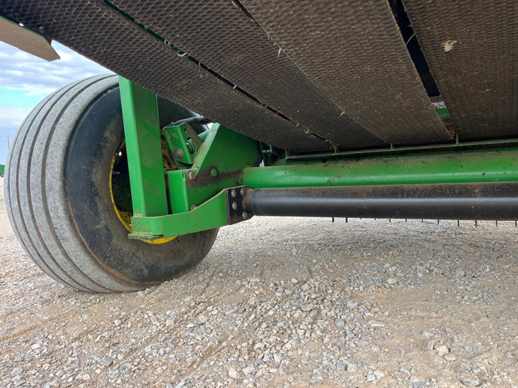 2000-john-deere-567-image-11