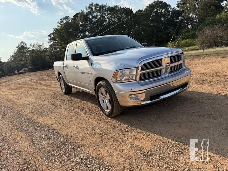 2012-dodge-ram-1500-image-3