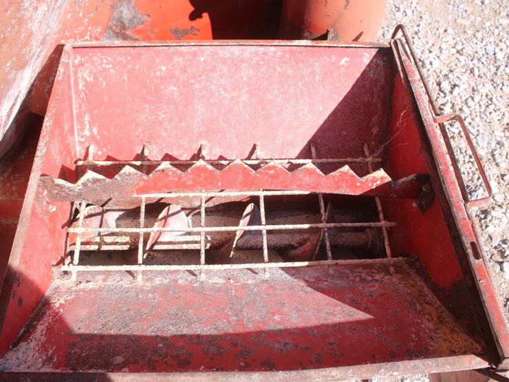 international-1250-image-17