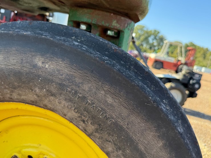 john-deere-70-image-18