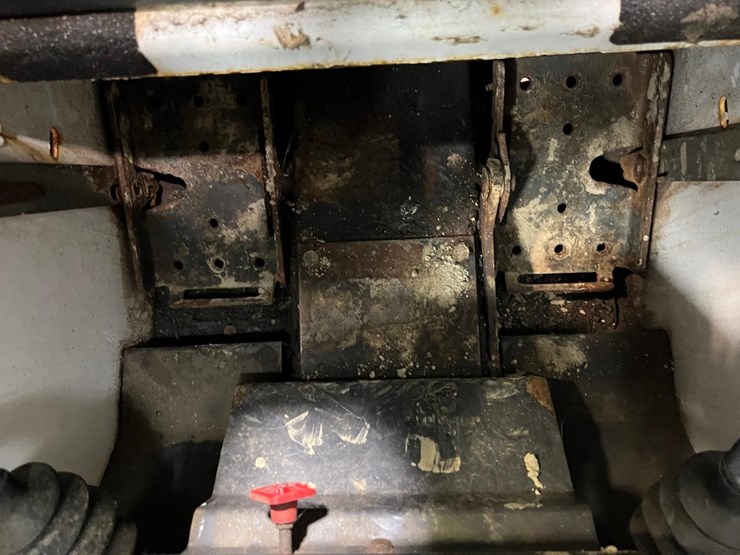 2014-bobcat-s70-image-25