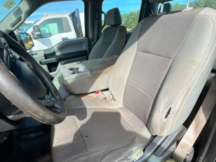 2017-ford-f150-xl-image-19