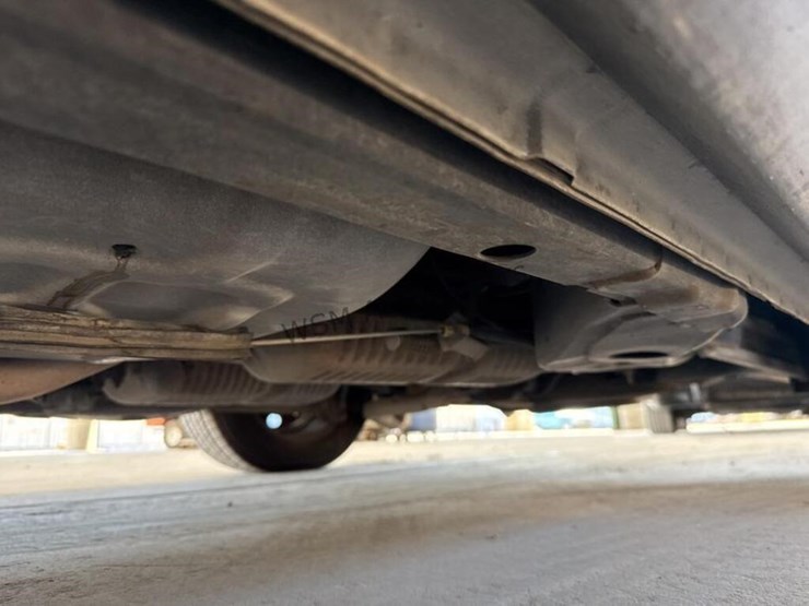 2009-ford-crown-victoria-sdn-image-27