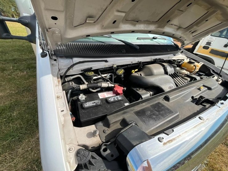 2014-ford-e350-image-43