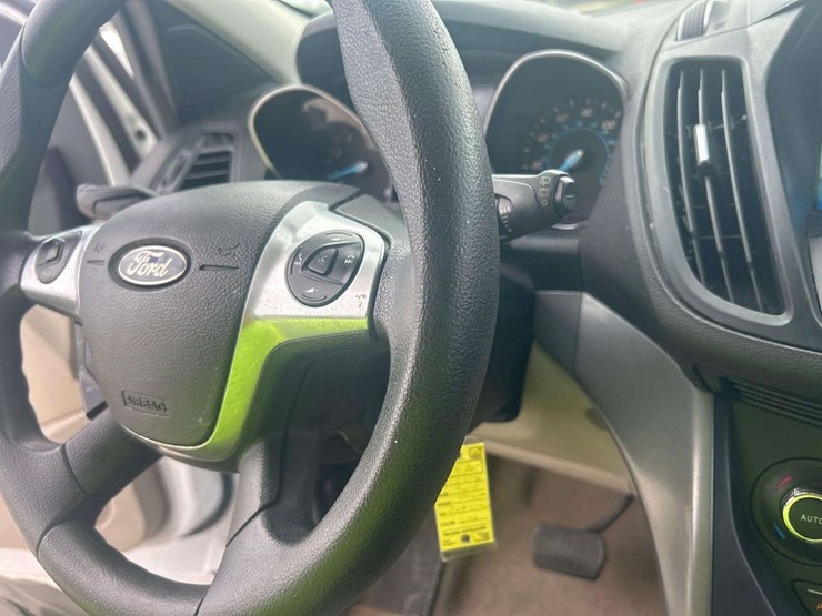 2016-ford-escape-se-image-15