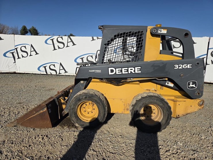 2016-deere-326e-image-2
