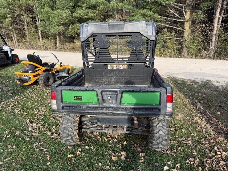 2014-john-deere-gator-image-10