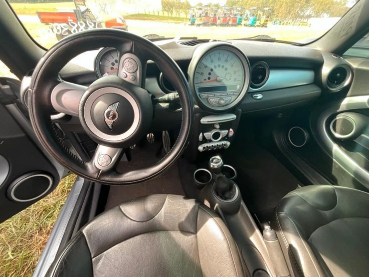 2009-mini-cooper-s-(6-spd,-miles-read-188830,-image-16