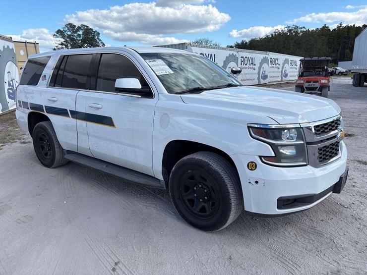 2016-chevrolet-tahoe-image-2