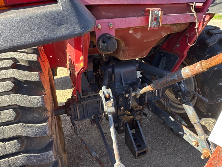 mahindra-2810-image-6