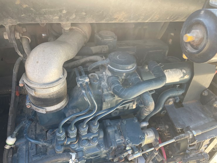 2011-bobcat-s650-image-15