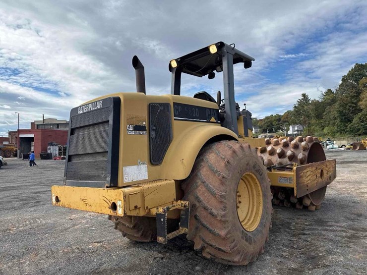 2001-caterpillar-cp-563d-image-6