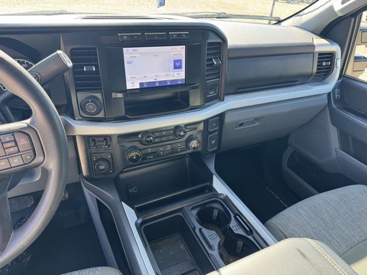 2023-ford-f450-xlt-image-10