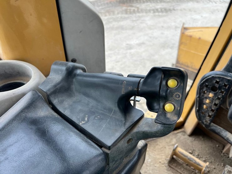 caterpillar-d5n-xl-image-35