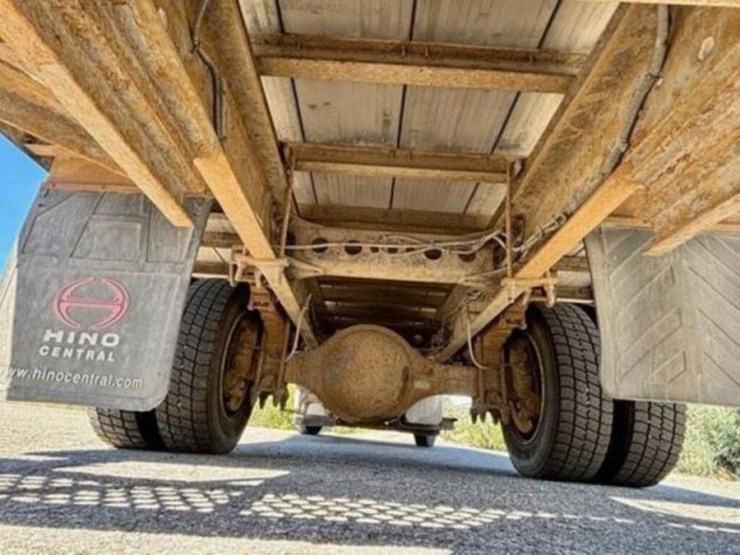 2010-hino-258-image-15