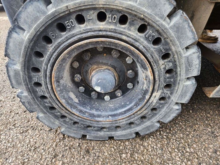 caterpillar-forklift-model:-gp30-image-13