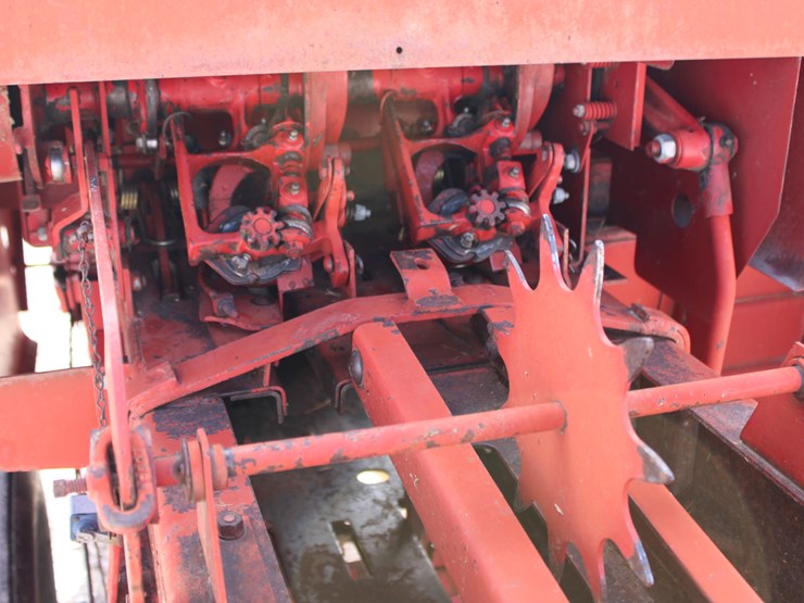 new-holland-315-image-23